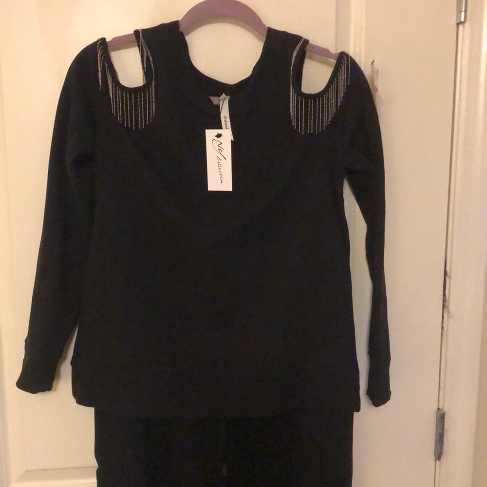 Brand new 2 pc outfit.